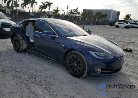 2019 Tesla Model S from USA, damaged, VIN 5YJSA1E22KF308765